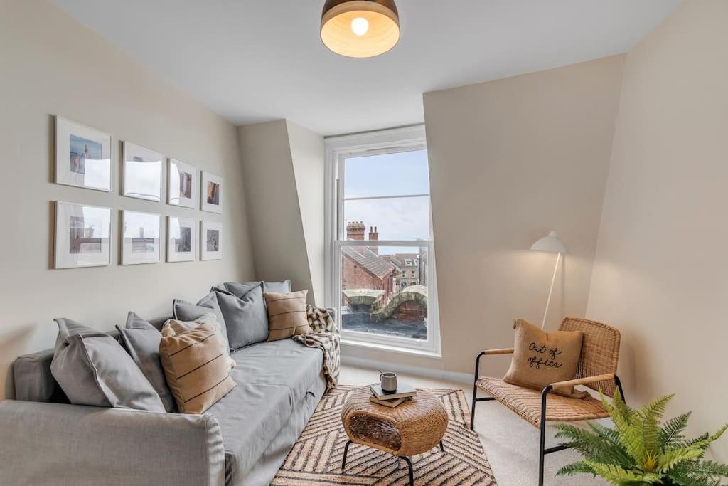 1-Bed Seaside Apartment With Parking Кромер Екстер'єр фото
