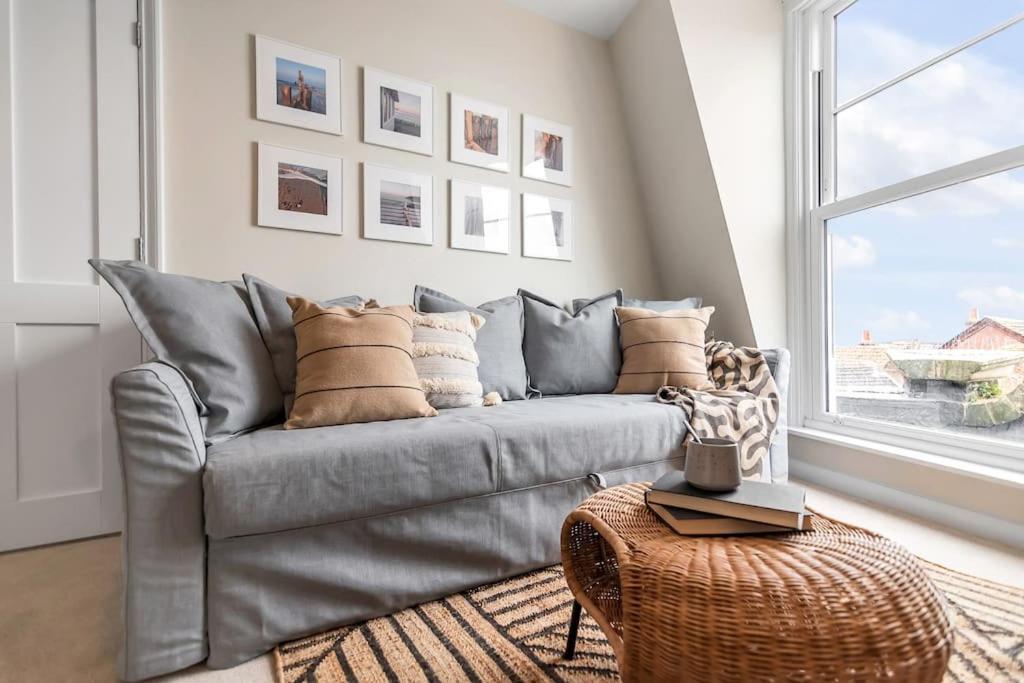 1-Bed Seaside Apartment With Parking Кромер Екстер'єр фото